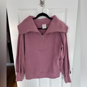 Varley Vine Half-Zip Pullover in Rose. Size Small.